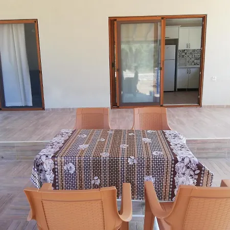 Can Evleri Tatil Evi *